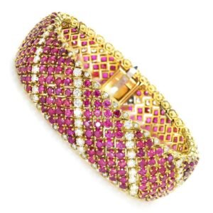 Vintage Ruby Bracelet with Diamonds 18K Yellow Gold 33.00ctw