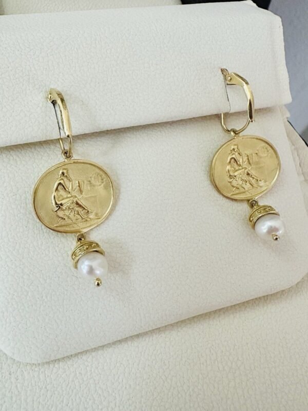 Estate Ladies Seidengang Earring 18k Gold Mythical Carving With Pearls