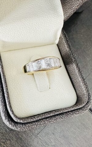 Ladies 14k Yellow Gold & Natural Diamond Wedding Band Ring ~ Stunning