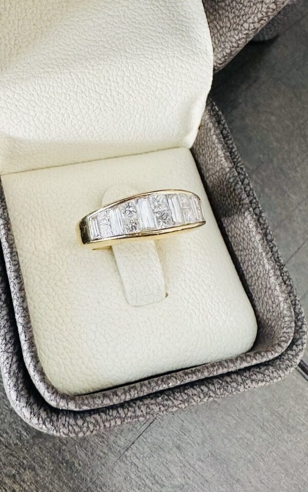Ladies 14k Yellow Gold & Natural Diamond Wedding Band Ring ~ Stunning