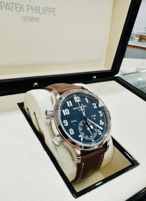 Patek Philippe Calatrava Pilot Travel Time 42mm Blue 18K White Gold 5524G B/PAPR