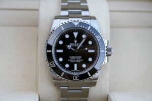 ROLEX 114060 SUBMARINER 40MM NO DATE