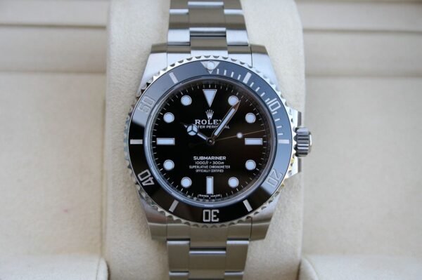 ROLEX 114060 SUBMARINER 40MM NO DATE