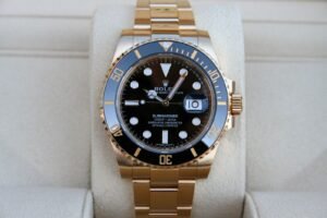 ROLEX 116618 SUBMARINER YELLOW GOLD BLACK DIAL