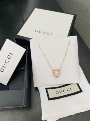 Unworn 18k Gold Gucci Le Marche Des Merveilles Feline Head Pink Opal Necklace