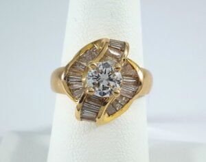 0.65ct Round DIAMOND on 14k Yellow GOLD Ring - R9880
