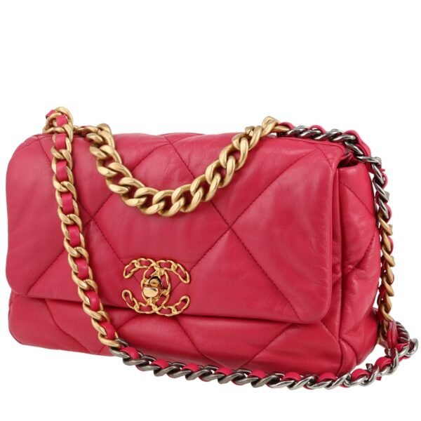 Chanel 19 shoulder bag in pink quilted leather
