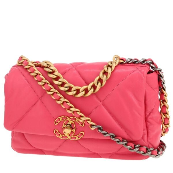 Chanel 19 shoulder bag in pink quilted leather