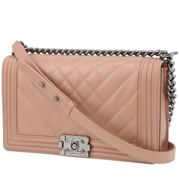 Chanel Boy large model shoulder bag in pink quilted leather