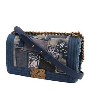 Chanel Boy shoulder bag in blue denim canvas