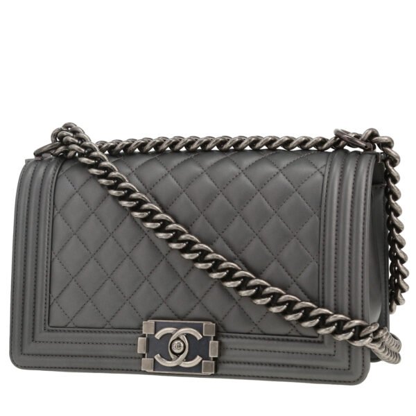 Chanel Boy shoulder bag in silver quilted leather