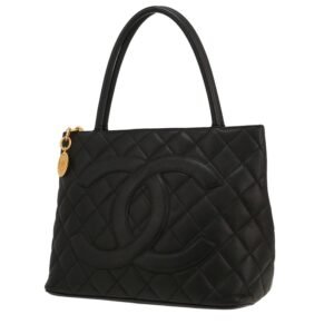 Chanel Medaillon handbag in black quilted grained leather