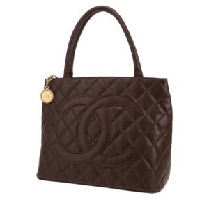Chanel Medaillon handbag in brown quilted grained leather