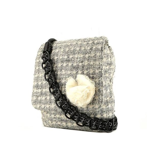 Chanel Messenger shoulder bag in grey tweed