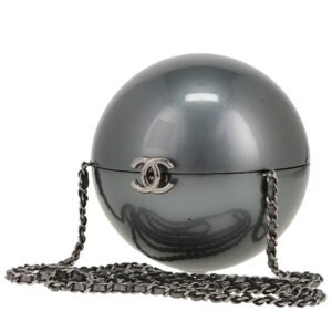 Chanel Pearl clutch in silver plexiglas