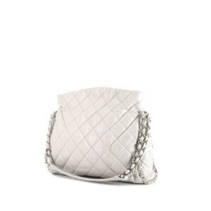 Chanel Petit Shopping handbag in white quilted leather