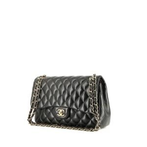 Chanel Timeless Jumbo shoulder bag in black quilted leather