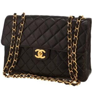 Chanel Timeless Jumbo shoulder bag in black quilted leather