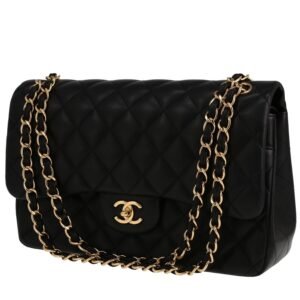 Chanel Timeless Jumbo shoulder bag in black quilted leather