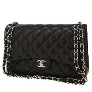 Chanel Timeless Jumbo shoulder bag in black quilted leather