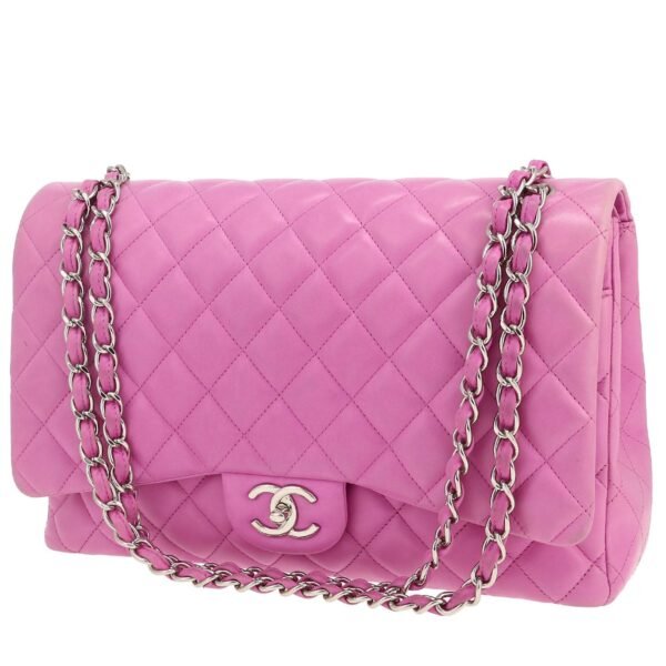 Chanel Timeless Maxi Jumbo shoulder bag in pink quilted leather