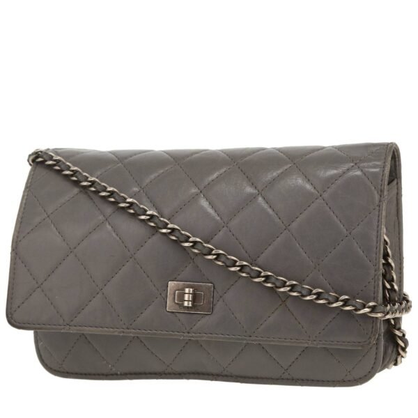 Chanel Wallet on Chain shoulder bag in grey quilted leather