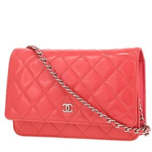 Chanel Wallet on Chain shoulder bag in pink patent quilted leather
