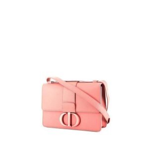 Dior 30 Montaigne shoulder bag in pink grained leather