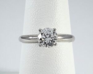 EGLUSA Round Diamond Solitaire Ring - R10221