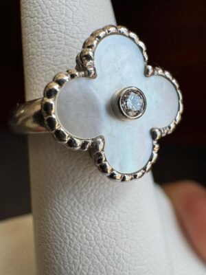 VAN CLEEF &ARPELS Mother of Pearl Diamond 18K WG Ring VCA W/ BOX – R11103
