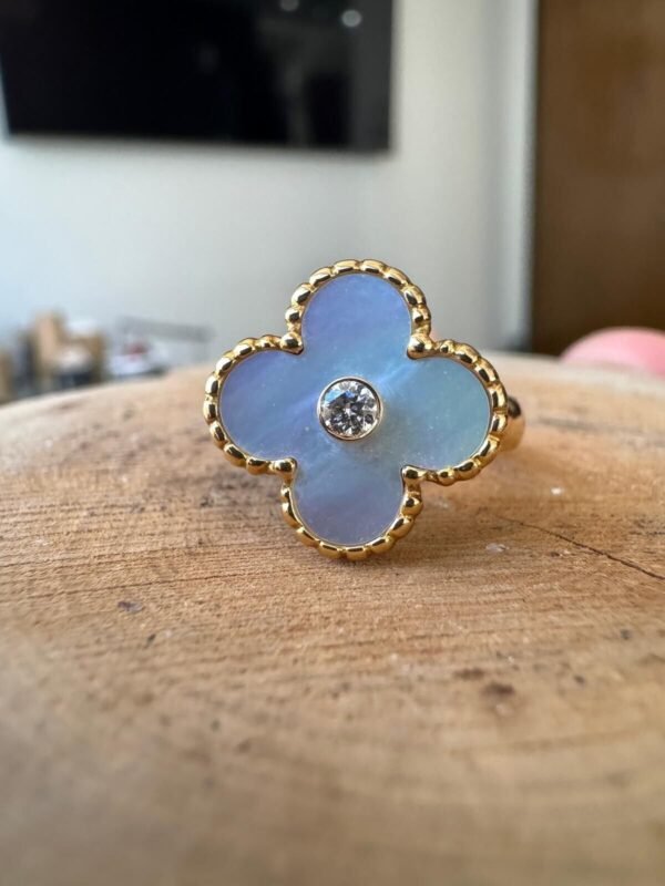 VAN CLEEF &ARPELS Vintage Alhambra Mother of Pearl Diamond 18K Ring VCA – R11102